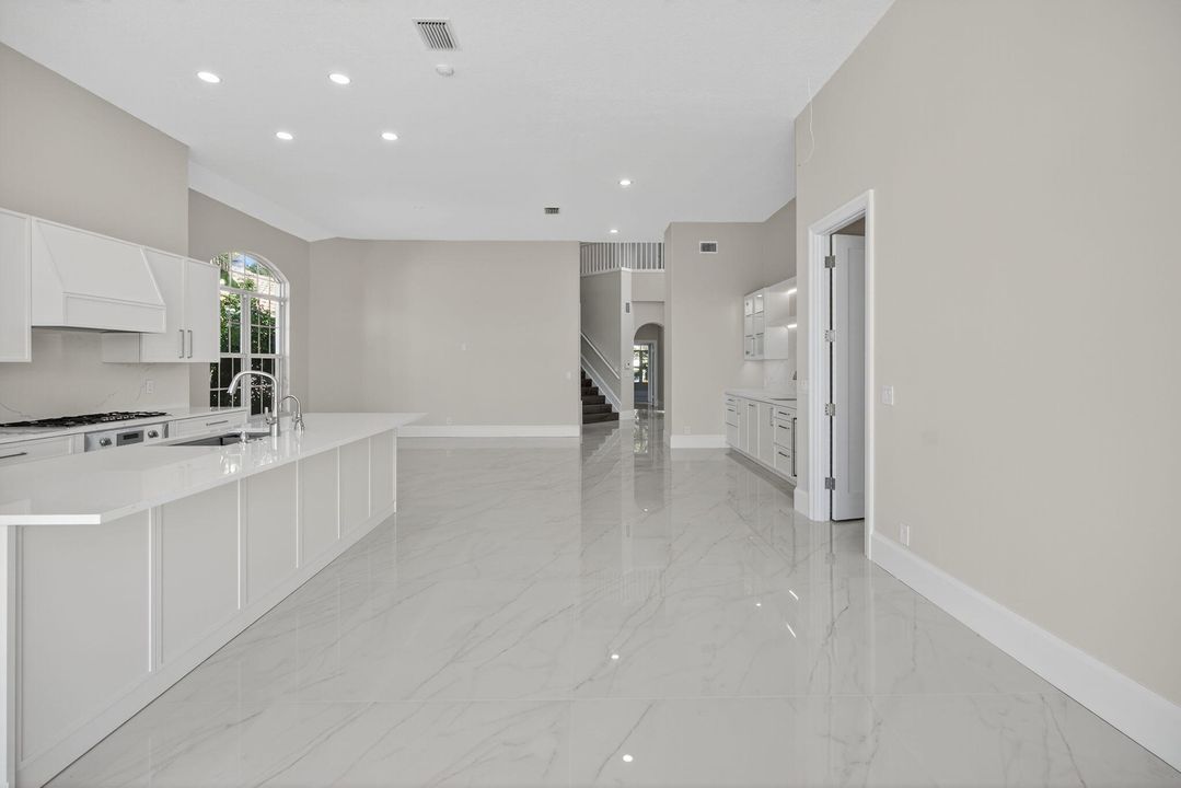 En Venta: $1,995,000 (5 camas, 4 baños, 3039 Pies cuadrados)