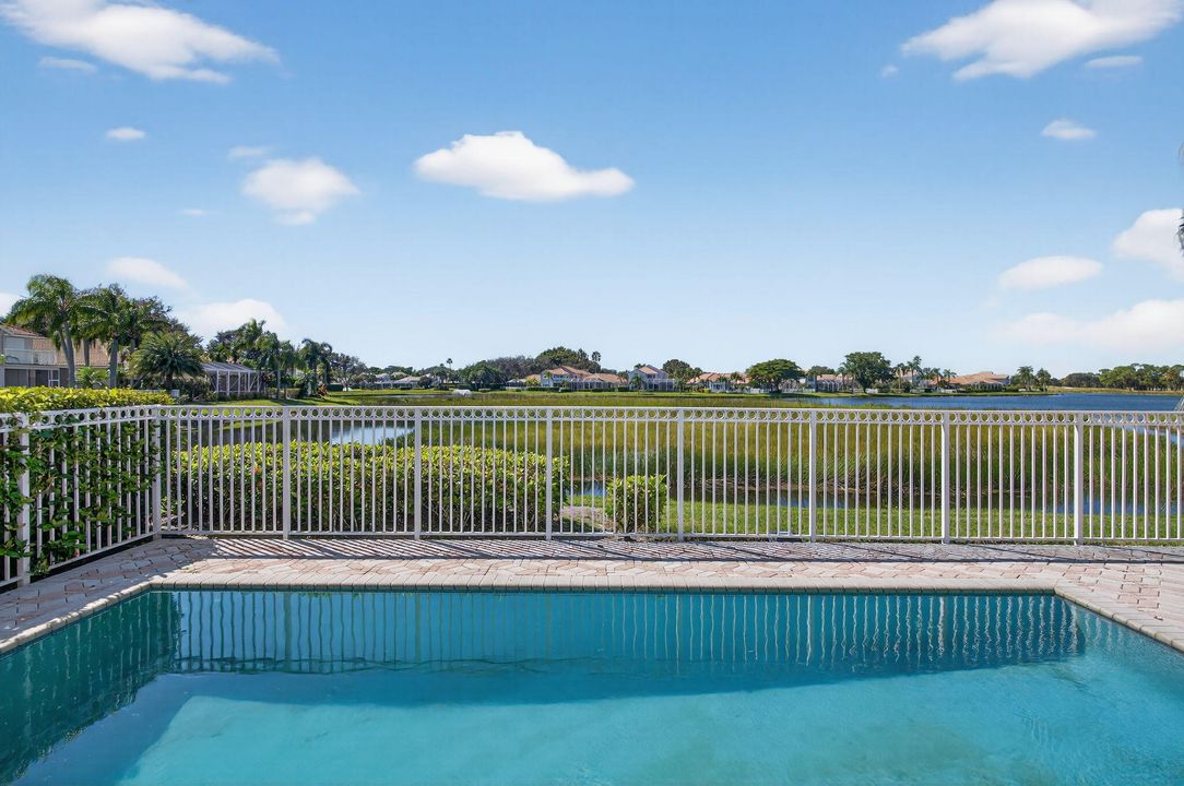 En Venta: $1,995,000 (5 camas, 4 baños, 3039 Pies cuadrados)