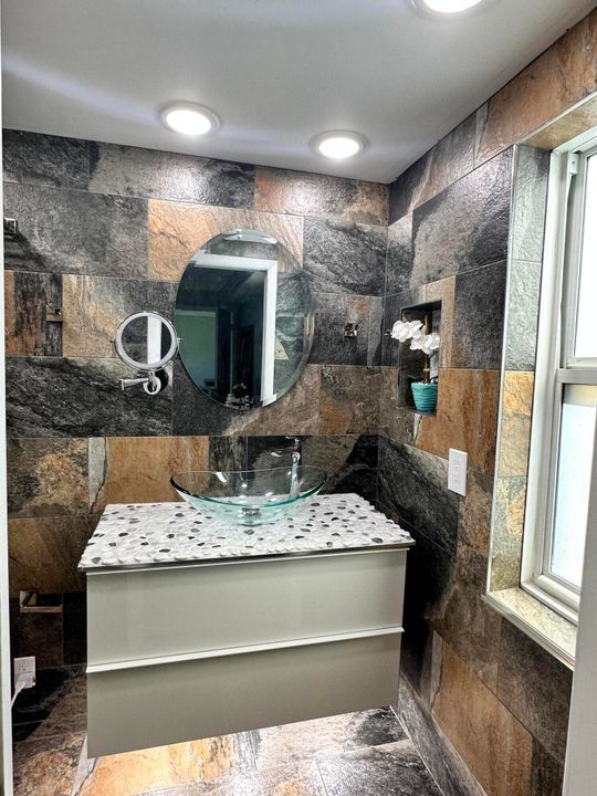 For Sale: $249,500 (2 beds, 2 baths, 1040 Square Feet)