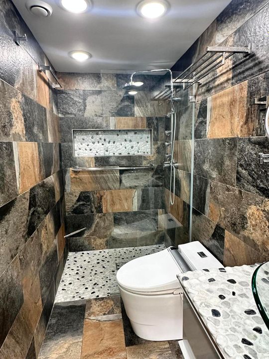 For Sale: $249,500 (2 beds, 2 baths, 1040 Square Feet)