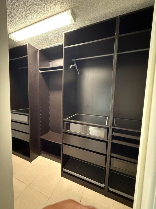 For Sale: $249,500 (2 beds, 2 baths, 1040 Square Feet)