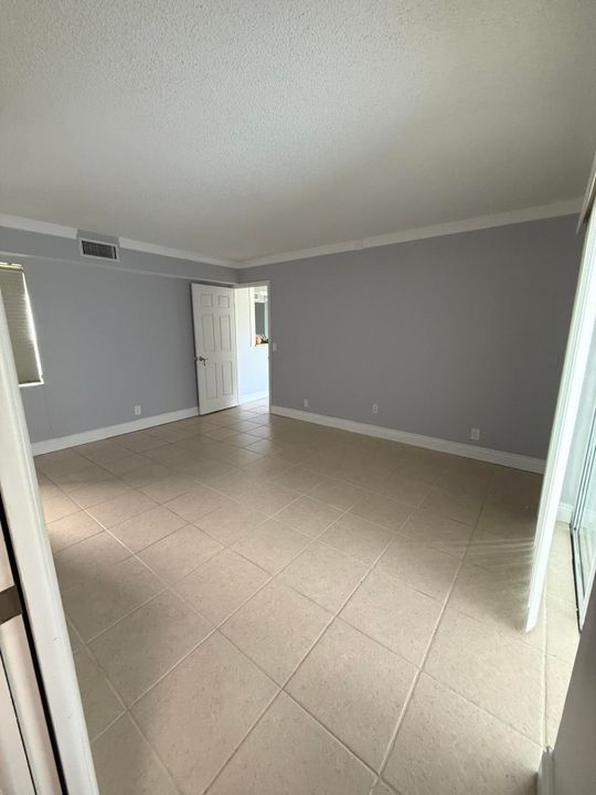 For Sale: $249,500 (2 beds, 2 baths, 1040 Square Feet)