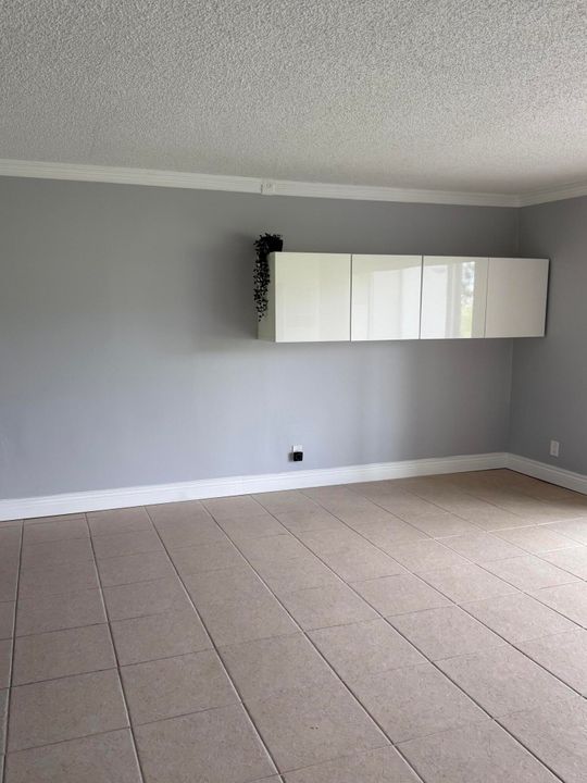 For Sale: $249,500 (2 beds, 2 baths, 1040 Square Feet)