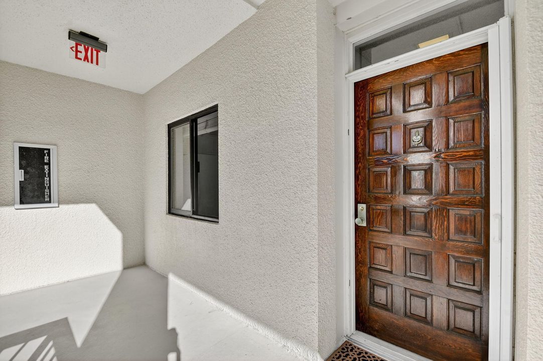 For Sale: $217,000 (2 beds, 2 baths, 1042 Square Feet)