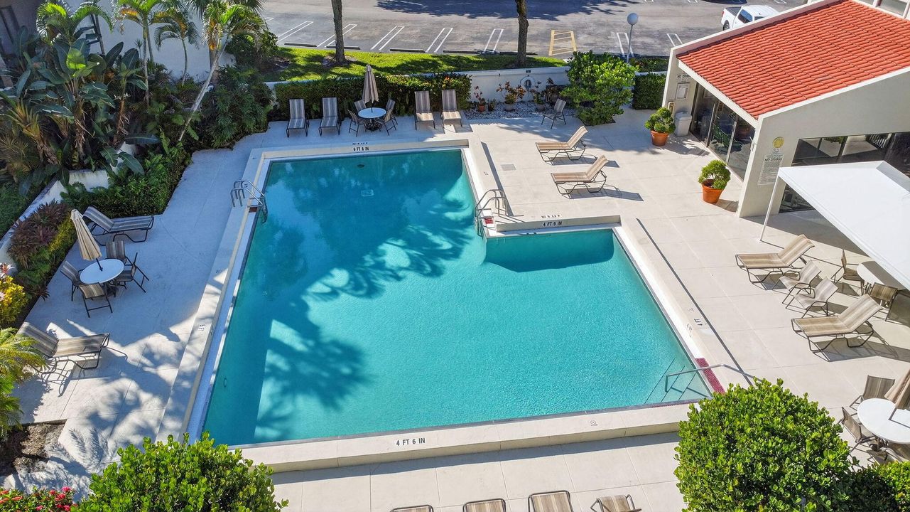 For Sale: $217,000 (2 beds, 2 baths, 1042 Square Feet)