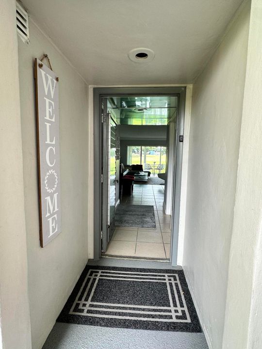 For Sale: $249,500 (2 beds, 2 baths, 1040 Square Feet)