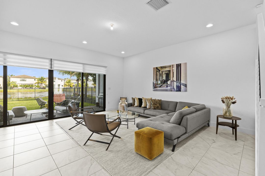 Activo con contrato: $1,699,000 (5 camas, 5 baños, 3888 Pies cuadrados)