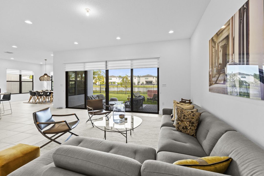 Activo con contrato: $1,699,000 (5 camas, 5 baños, 3888 Pies cuadrados)