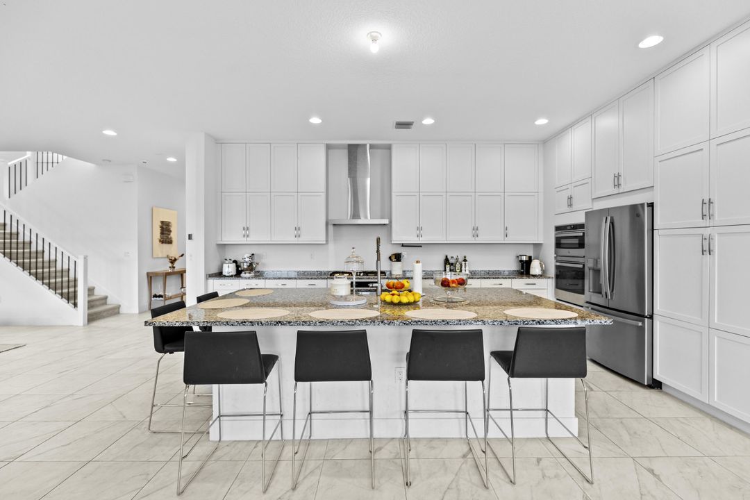 Activo con contrato: $1,699,000 (5 camas, 5 baños, 3888 Pies cuadrados)