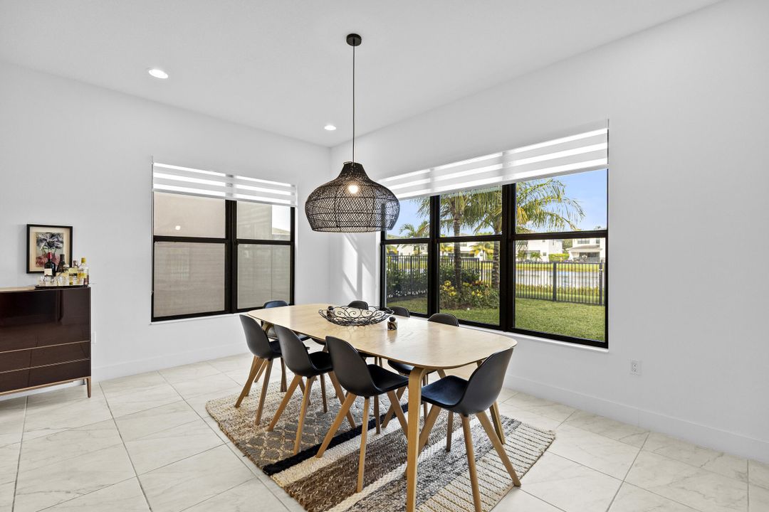 Activo con contrato: $1,699,000 (5 camas, 5 baños, 3888 Pies cuadrados)