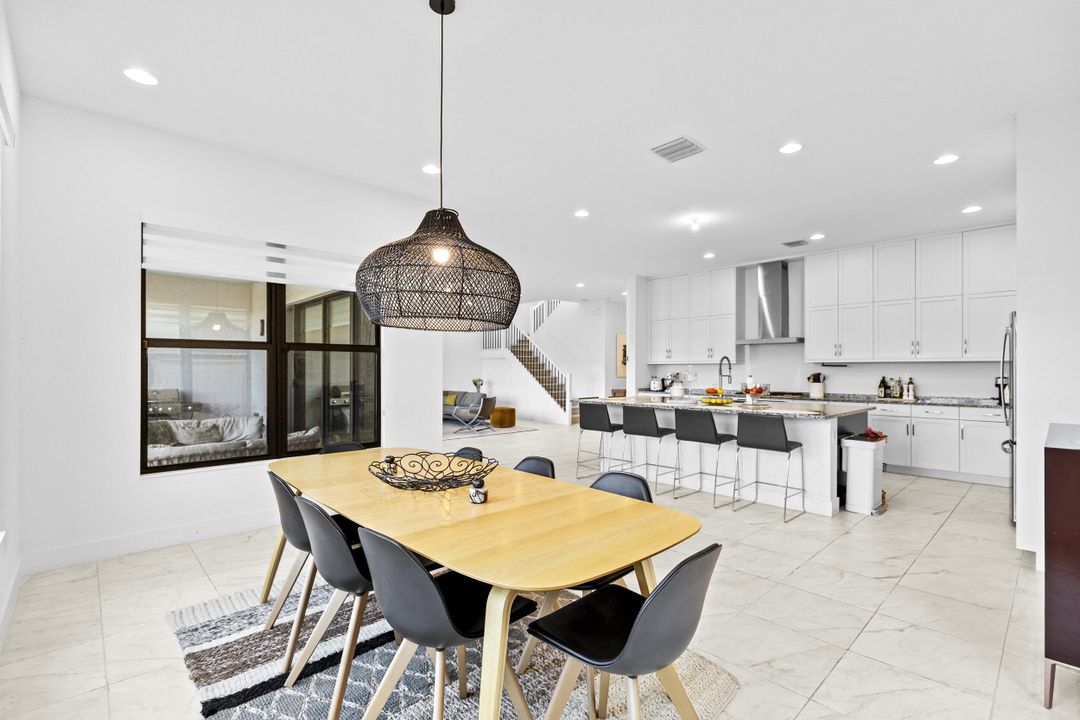 Activo con contrato: $1,699,000 (5 camas, 5 baños, 3888 Pies cuadrados)