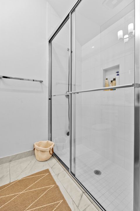 Activo con contrato: $1,699,000 (5 camas, 5 baños, 3888 Pies cuadrados)