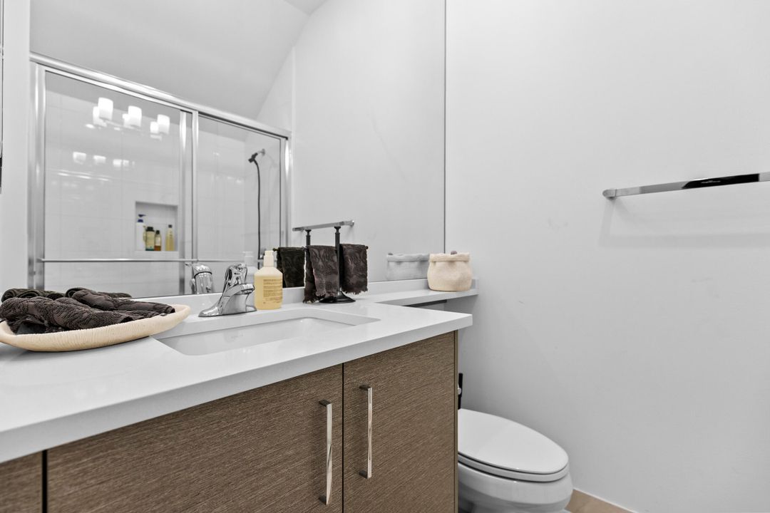 Activo con contrato: $1,699,000 (5 camas, 5 baños, 3888 Pies cuadrados)