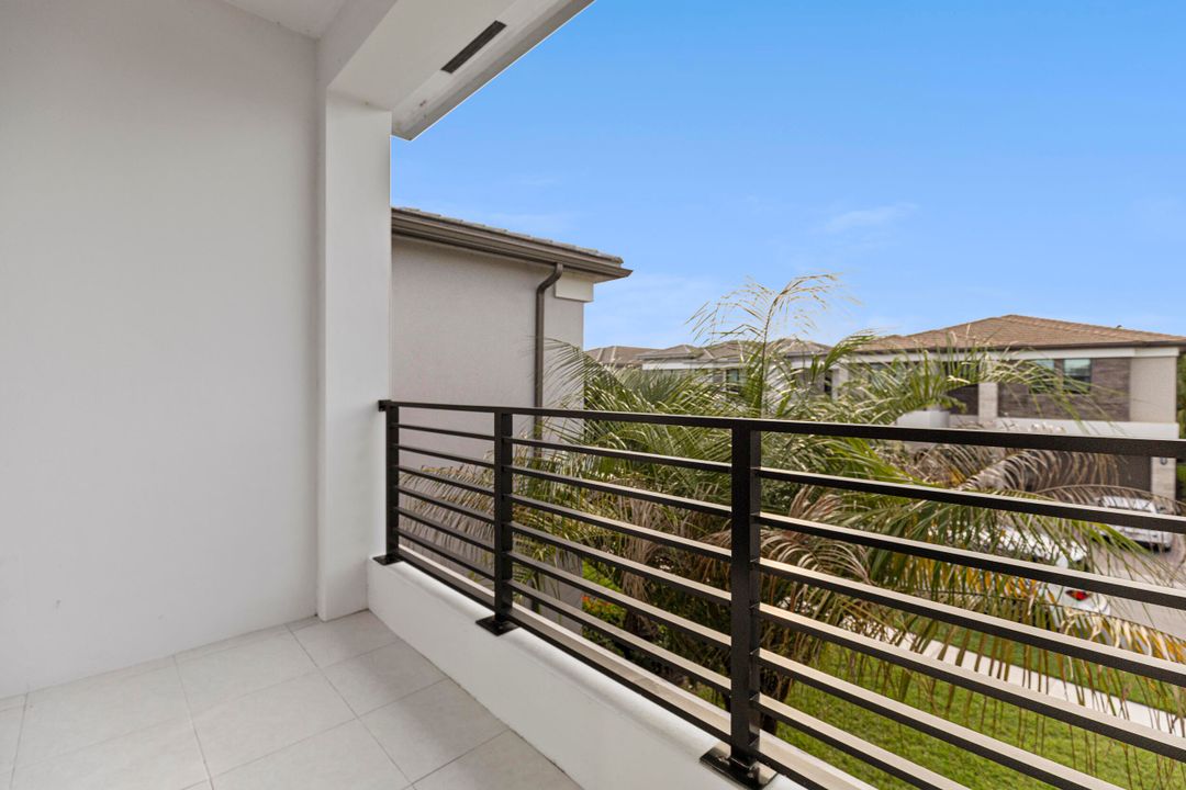 Activo con contrato: $1,699,000 (5 camas, 5 baños, 3888 Pies cuadrados)