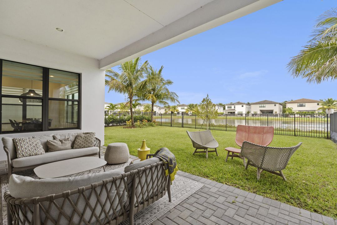 Activo con contrato: $1,699,000 (5 camas, 5 baños, 3888 Pies cuadrados)