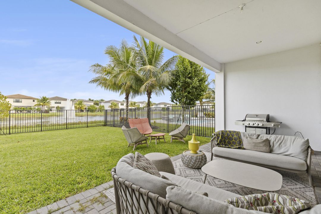 Activo con contrato: $1,699,000 (5 camas, 5 baños, 3888 Pies cuadrados)