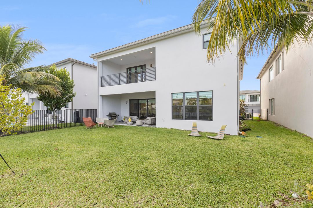 Activo con contrato: $1,699,000 (5 camas, 5 baños, 3888 Pies cuadrados)