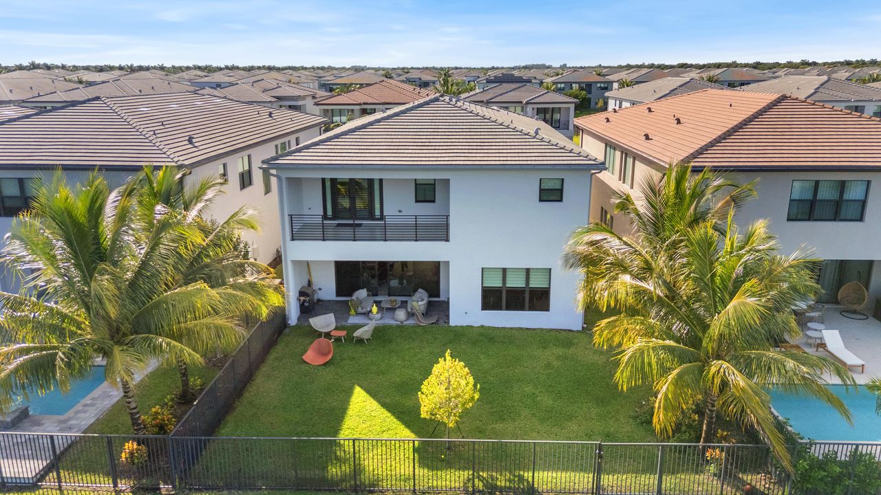 Activo con contrato: $1,699,000 (5 camas, 5 baños, 3888 Pies cuadrados)