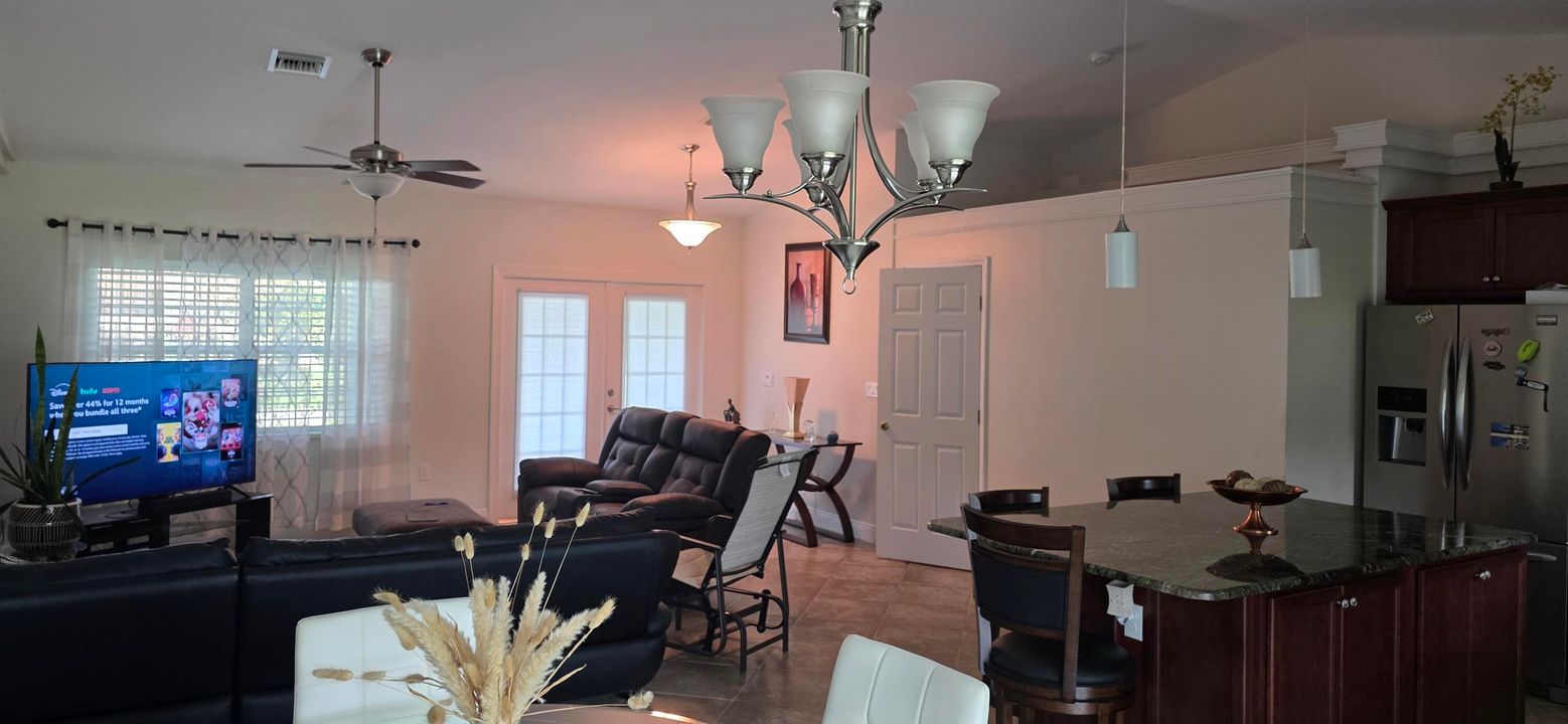 For Rent: $2,500 (3 beds, 2 baths, 2166 Square Feet)