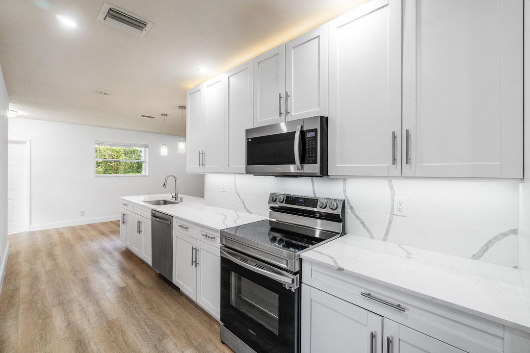 В аренду: $2,950 (3 спален, 2 ванн, 1400 Квадратных фут)