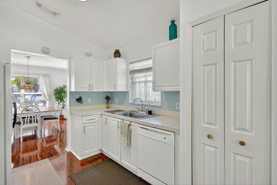 En Venta: $165,000 (2 camas, 2 baños, 1420 Pies cuadrados)