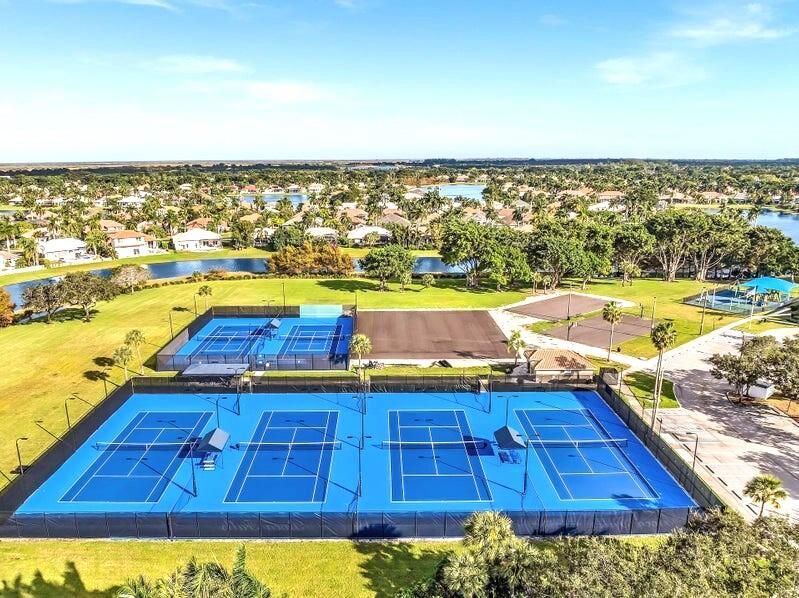 Active With Contract: $7,200 (4 beds, 3 baths, 3468 Square Feet)