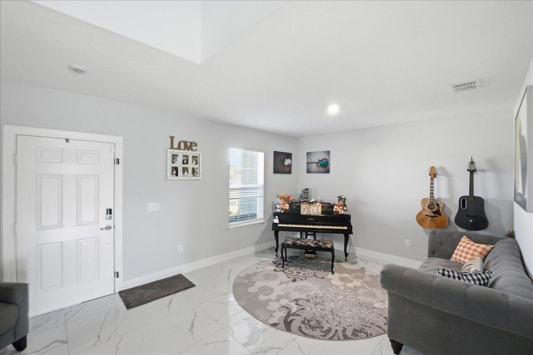 For Sale: $599,000 (4 beds, 2 baths, 2912 Square Feet)