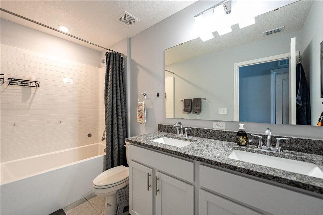 For Sale: $599,000 (4 beds, 2 baths, 2912 Square Feet)