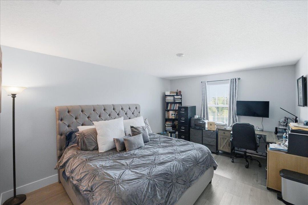 For Sale: $599,000 (4 beds, 2 baths, 2912 Square Feet)