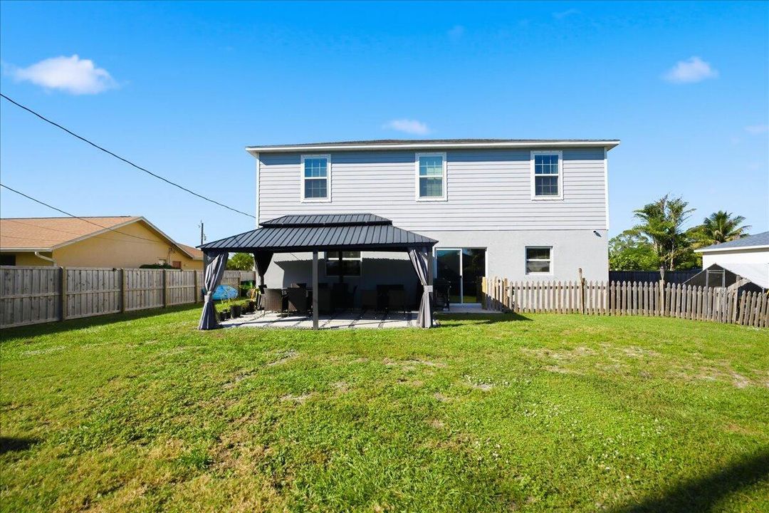 For Sale: $599,000 (4 beds, 2 baths, 2912 Square Feet)