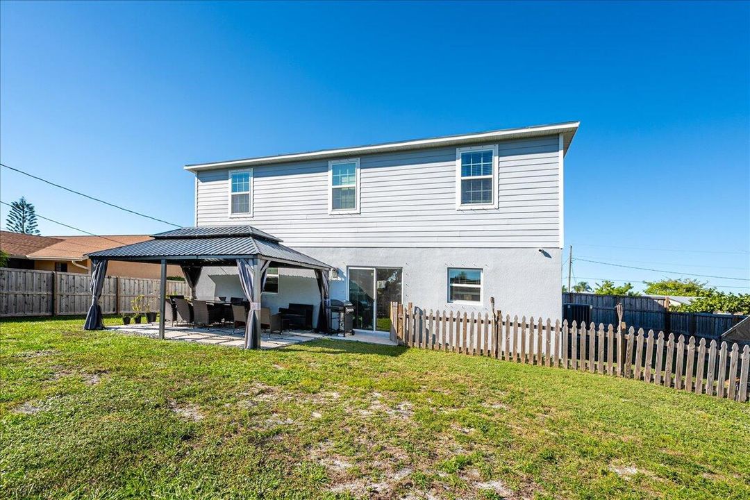 For Sale: $599,000 (4 beds, 2 baths, 2912 Square Feet)