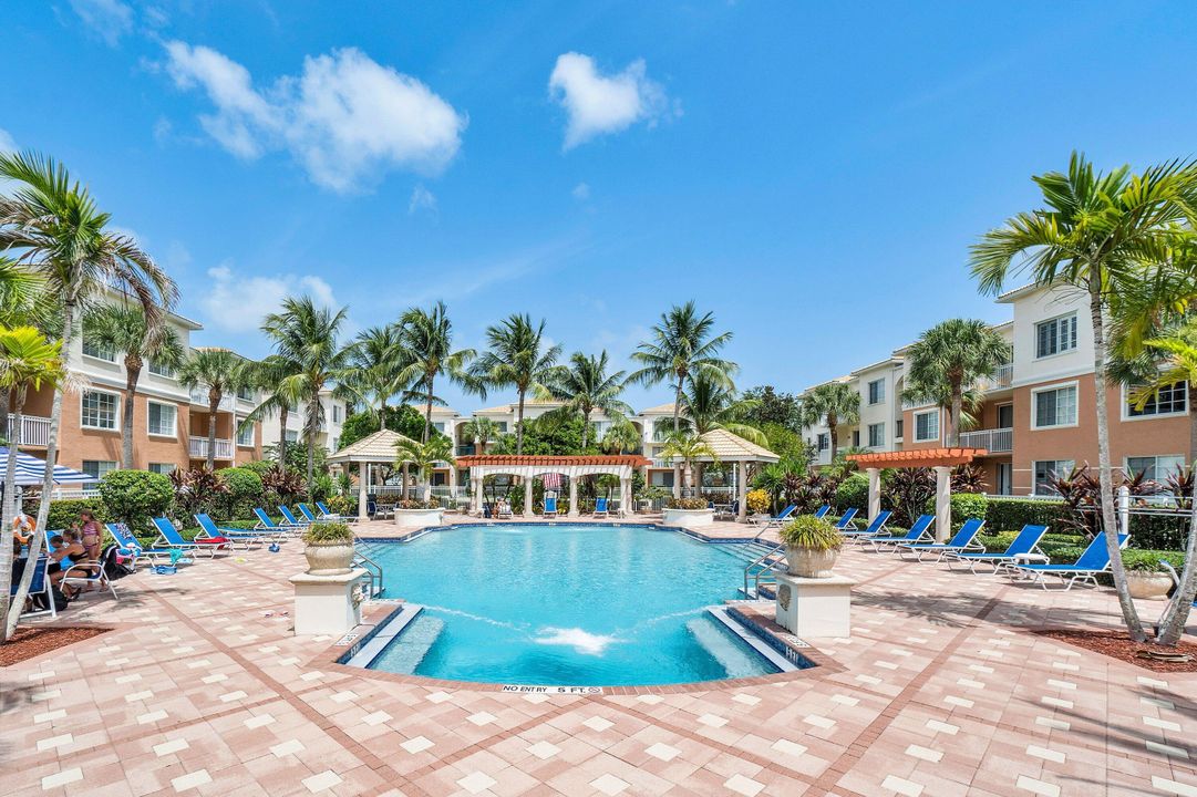 Active With Contract: $415,000 (3 beds, 2 baths, 1244 Square Feet)