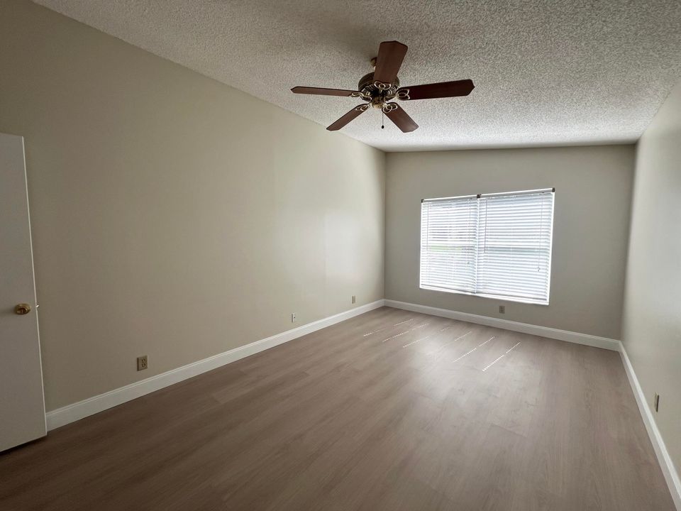 待售: $399,900 (2 贝兹, 2 浴室, 1147 平方英尺)