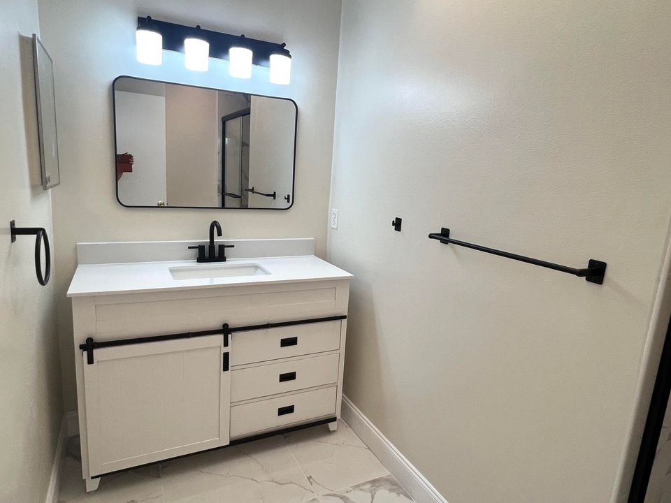 待售: $399,900 (2 贝兹, 2 浴室, 1147 平方英尺)