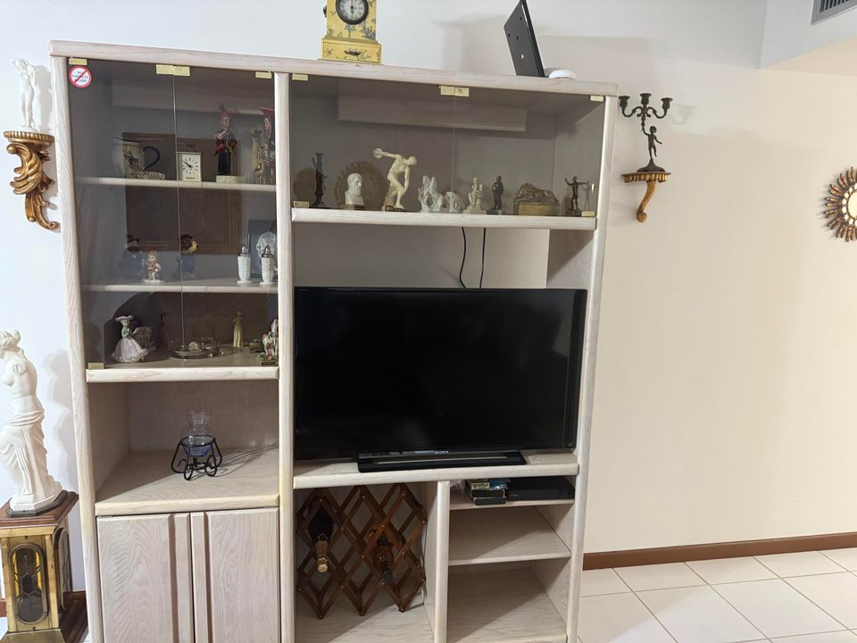 For Sale: $164,999 (2 beds, 1 baths, 795 Square Feet)