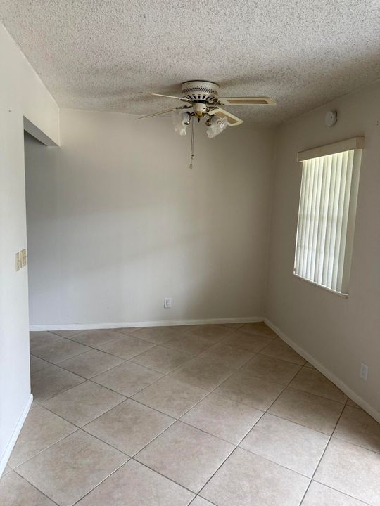 For Sale: $164,999 (2 beds, 1 baths, 795 Square Feet)