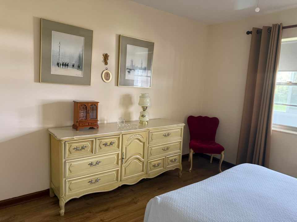 For Sale: $164,999 (2 beds, 1 baths, 795 Square Feet)