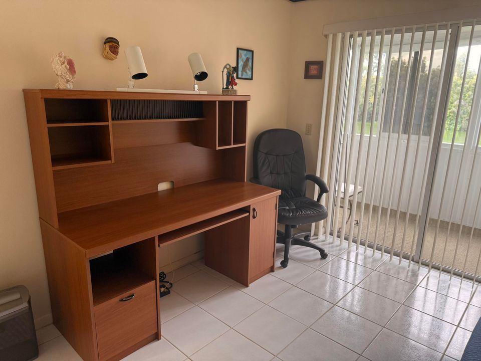 For Sale: $164,999 (2 beds, 1 baths, 795 Square Feet)