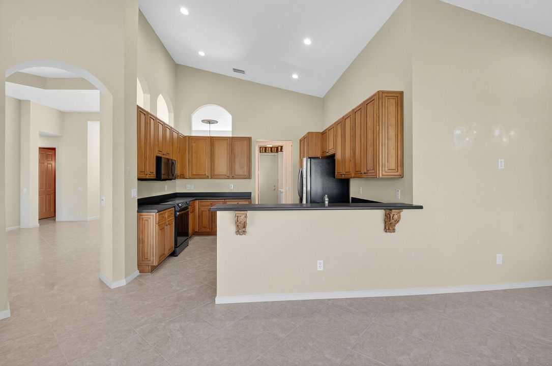 For Sale: $875,000 (3 beds, 2 baths, 2554 Square Feet)