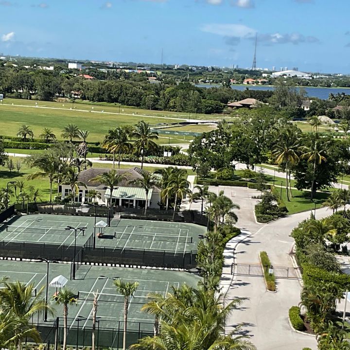 待售: $299,000 (2 贝兹, 2 浴室, 1206 平方英尺)