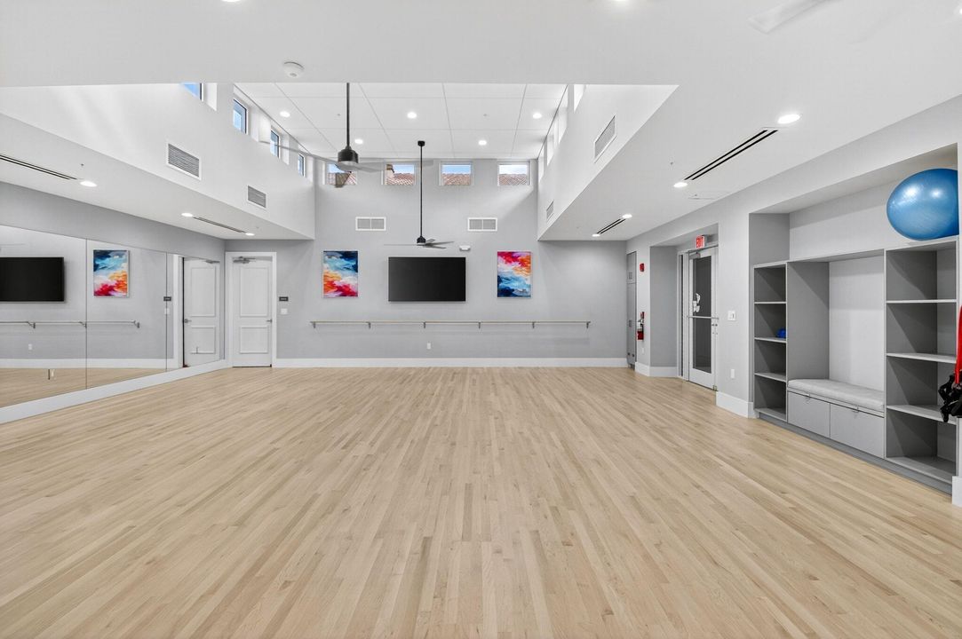 For Sale: $875,000 (3 beds, 2 baths, 2554 Square Feet)