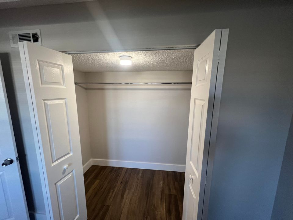 出租: $2,200 (2 贝兹, 2 浴室, 1155 平方英尺)