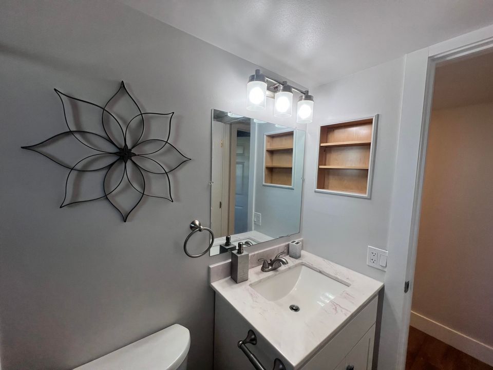 出租: $2,200 (2 贝兹, 2 浴室, 1155 平方英尺)