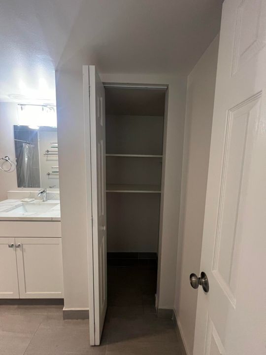 出租: $2,200 (2 贝兹, 2 浴室, 1155 平方英尺)