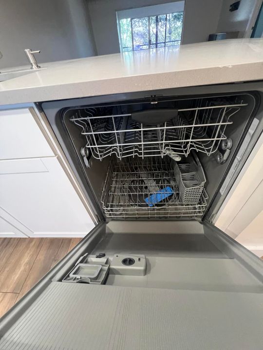 出租: $2,200 (2 贝兹, 2 浴室, 1155 平方英尺)