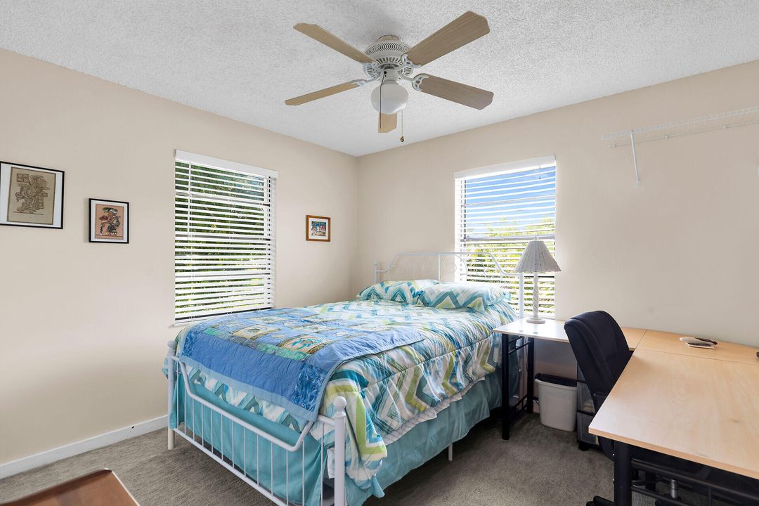 For Sale: $560,000 (2 beds, 1 baths, 840 Square Feet)