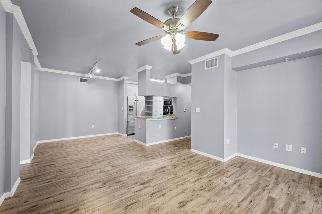 For Rent: $2,100 (2 beds, 2 baths, 1058 Square Feet)
