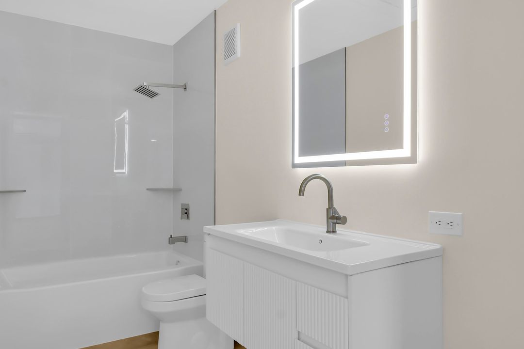 For Sale: $349,999 (2 beds, 2 baths, 1374 Square Feet)