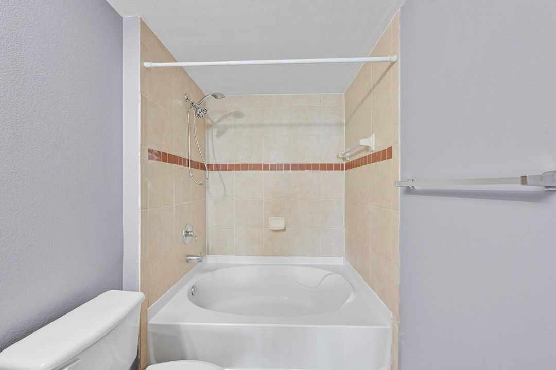 For Rent: $2,100 (2 beds, 2 baths, 1058 Square Feet)