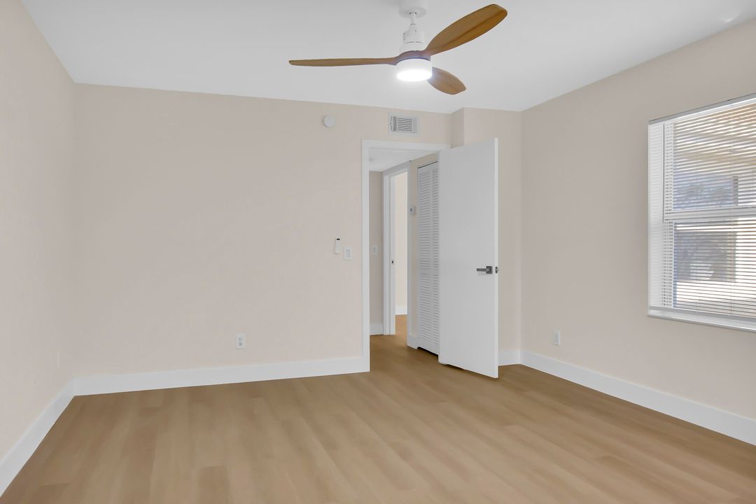 For Sale: $349,999 (2 beds, 2 baths, 1374 Square Feet)